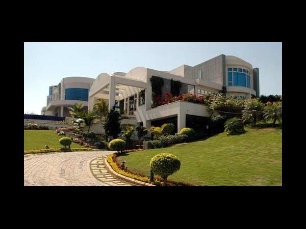 Chiranjeevi house inside  Chiranjeevi House in Hyderabad inside view Chiranjeevi
