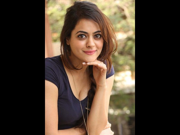 Patas heroine Sruthi Sodi with Aaadi Patas heroine Sruthi Sodi with Aaadi