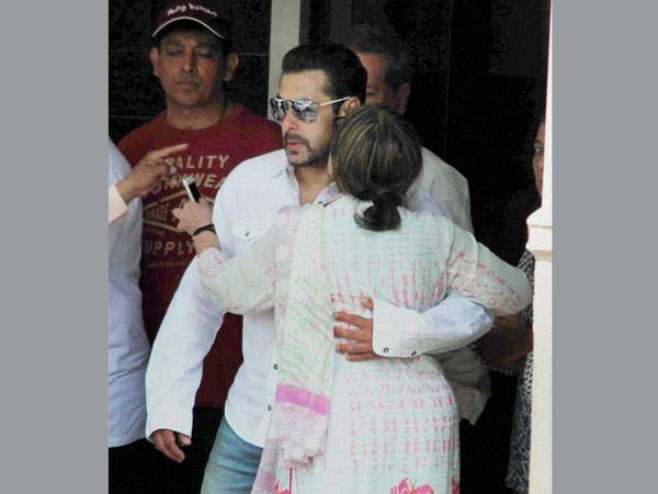 Live Updates: Actor Salman Khan hit and run case Live Updates: Actor Salman Khan hit and run case