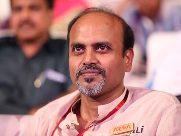 Interview With 'BAAHUBALI' Visual Effects Designer Srinivasa Mohan Interview With 'BAAHUBALI' Visual Effects Designer Srinivasa Mohan