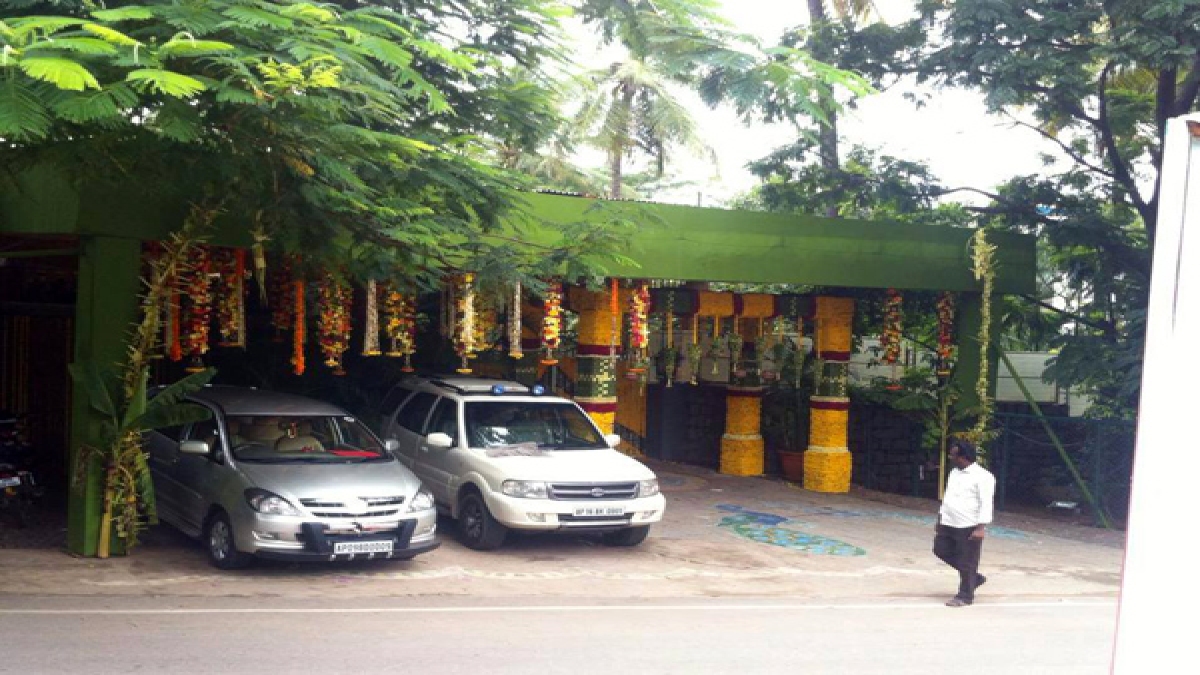 కూతురు పెళ్లి కొత్తసొగబులతో బాలయ్య నివాసం Balakrishna house new look Telugu Filmibeat