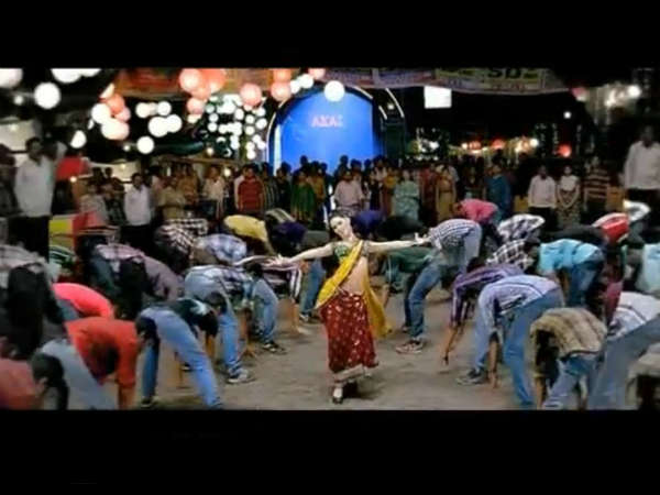 జరమొచ్చింది(కెమెరామెన్ గంగతో రాంబాబు)