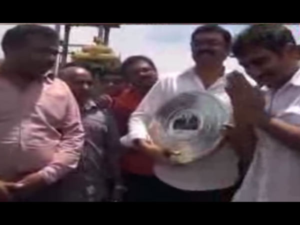 శ్రీవారి పాదాల చెంతకు ‘బాద్షా’