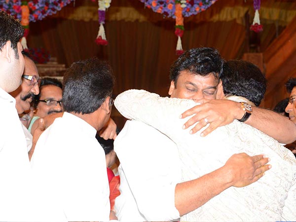చిరంజీవి-బాలకృష్ణ పోటాపోటీ