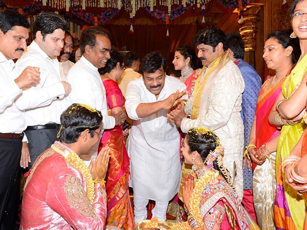 బాలయ్యవి పిల్ల చేష్టలన్న చిరంజీవి