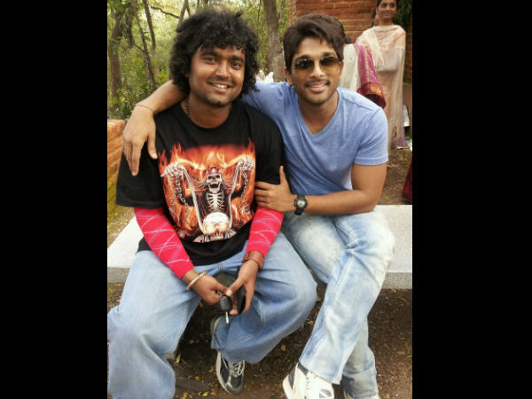Raghu Master happy with Arya-2 Raghu Master happy with Arya-2