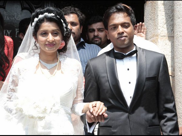 వివాదం..మీరాని బెదిరించారు