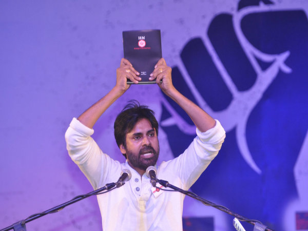 Saakshi in an attempt to attack Pawan Kalyan Saakshi in an attempt to attack Pawan Kalyan
