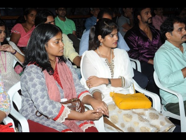 చిత్రం చెప్పిన కథ