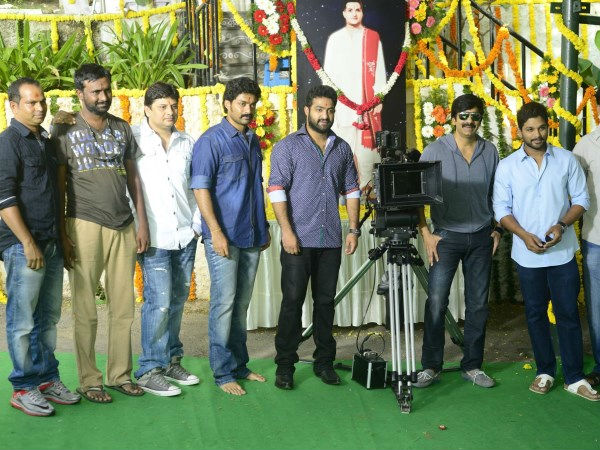 తెర వెనక...