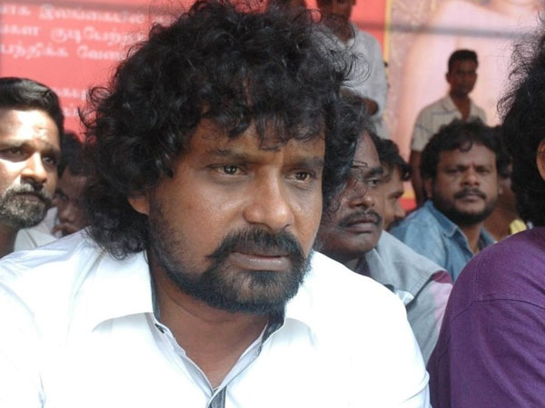 Kalanjiyam thanked Roja Kalanjiyam thanked Roja