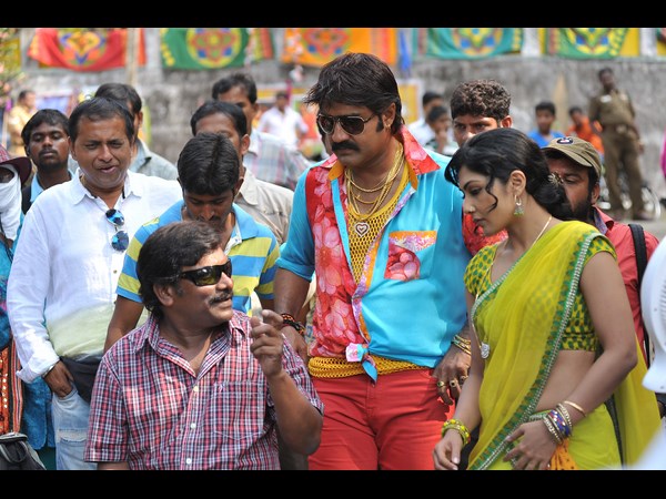 గోవిందుడు అందరి వాడేలే వర్కింగ్ స్టిల్స్ 10