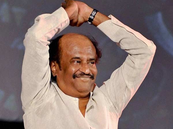 అభిమానులతో భేటి
