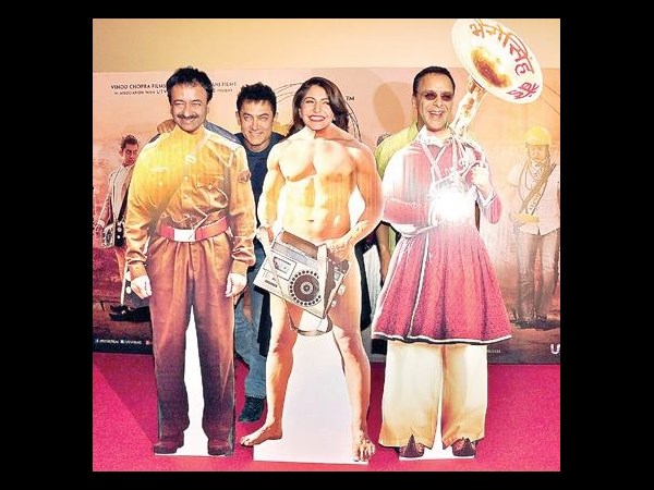 అమీర్ ఖాన్ కటౌట్ వద్ద అనుష్క