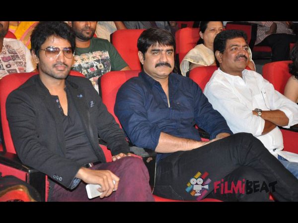 ఆ నలుగురే ఈ సినిమా హీరోలు...