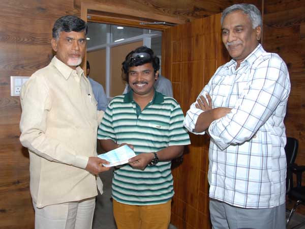 Sampoornesh Babu Met CM Chandra Babu Naidu Sampoornesh Babu Met CM Chandra Babu Naidu