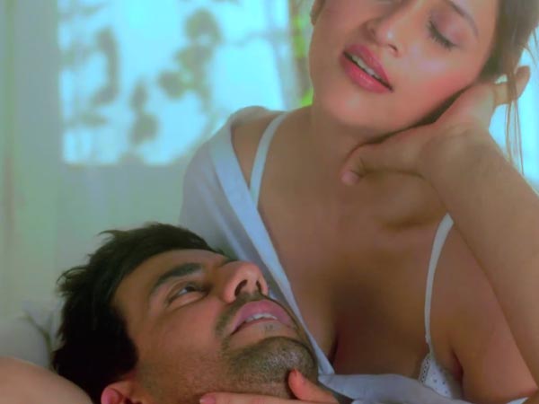 బెడ్రూం సీన్లు