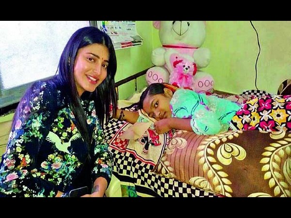 Shruti Haasan fulfills her FAN's Wish! Shruti Haasan fulfills her FAN's Wish!