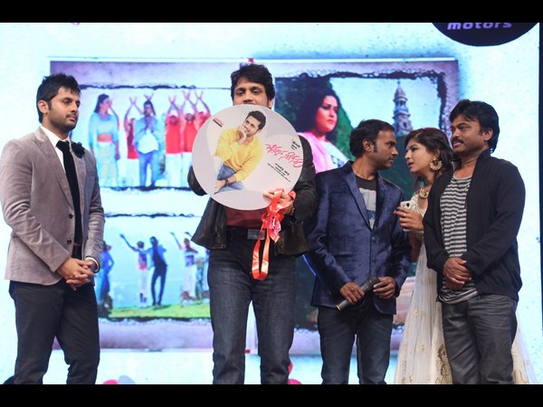 ఎవరెవరు..