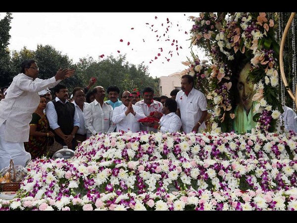 పూల వాన