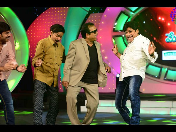 బ్రహ్మానందం విరుచుకు పడ్డారు..