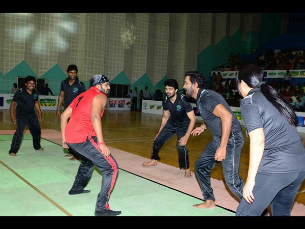 హీరోయిన్ తేజస్వి..