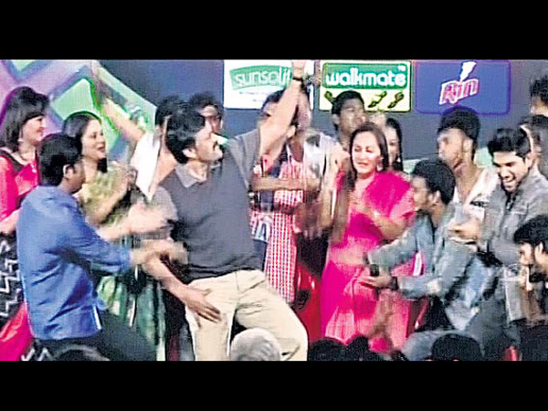 Memu Saitham:Dance performance by Chiru - Highlight of the night session Memu Saitham:Dance performance by Chiru - Highlight of the night session