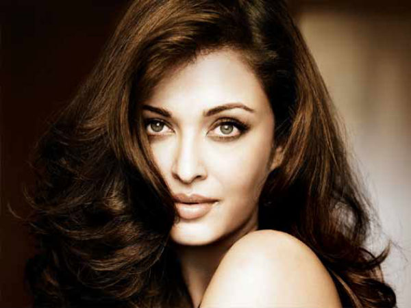 Aishwarya Rai's Reaction On Removal Of Bikini Round Aishwarya Rai's Reaction On Removal Of Bikini Round