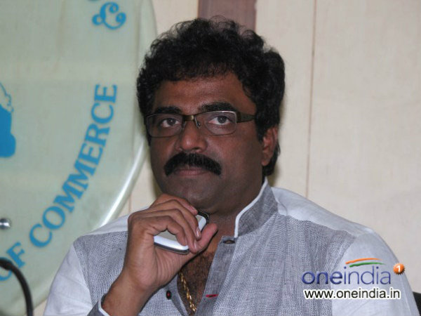 Lingaa producer Rockline Venkatesh takes on distributor Lingaa producer Rockline Venkatesh takes on distributor