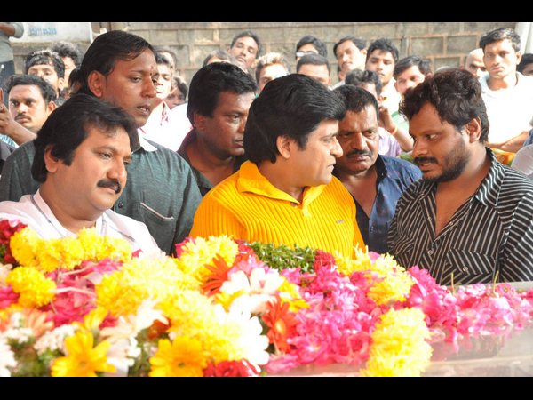 అలీ, మనో