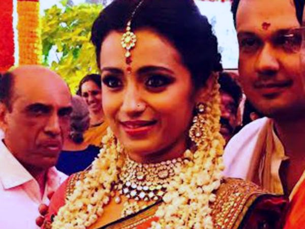 స్టేజీ మీదకు వెళ్లేముందు