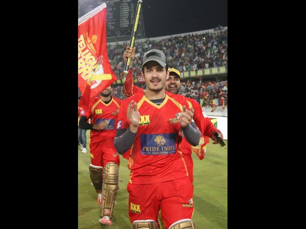 అఖిల్ హ్యాపీ
