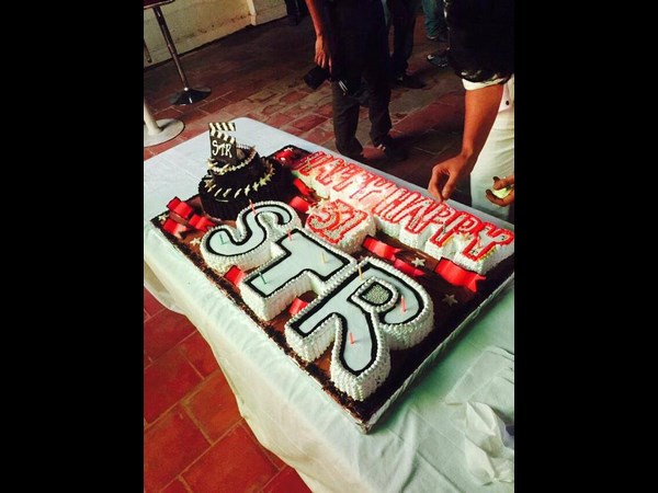 భారీ కేక్