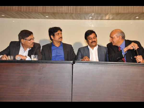 ఎన్నో అవకాసాలు