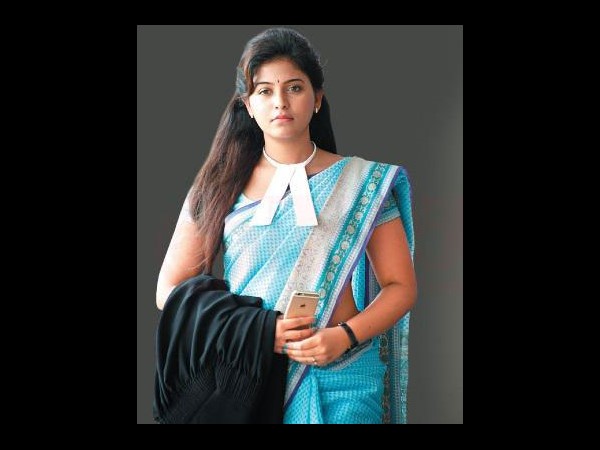 Anjali in Lawyer role Anjali in Lawyer role