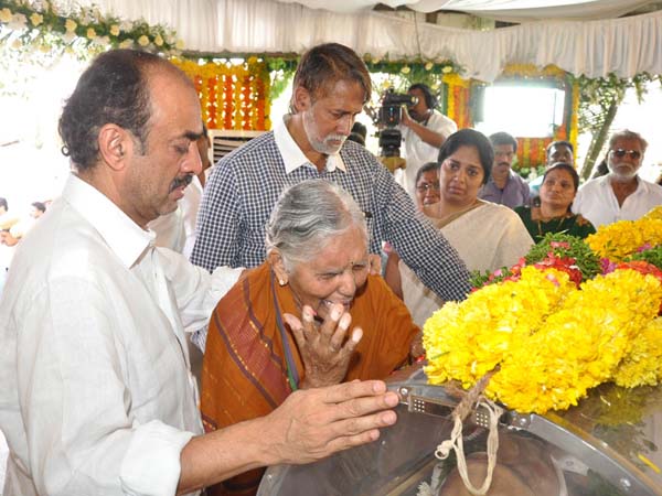 Ramanaidu studios gates closed Ramanaidu studios gates closed