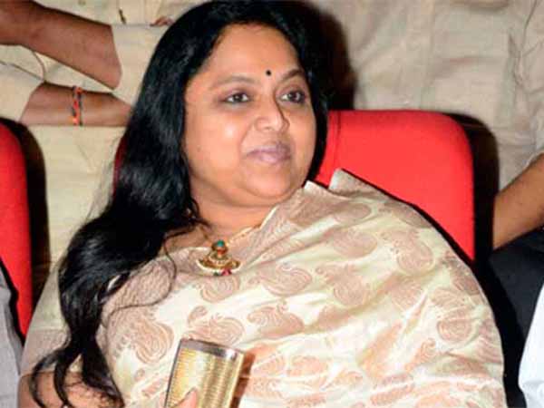 Actress Saritha faints in court room Actress Saritha faints in court room