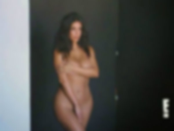 Kim Kardashian Goes Completely Naked For KUWTK Kim Kardashian Goes Completely Naked For KUWTK