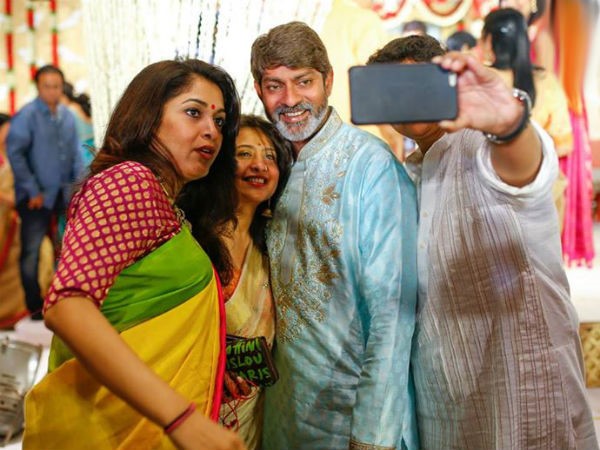 సెల్పీలు..