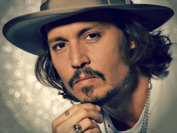 Johnny Depp Injures Hand While In Australia Fliming Pirates of the Caribbean, Flies Home for Surgery Johnny Depp Injures Hand While In Australia Fliming Pirates of the Caribbean, Flies Home for Surgery
