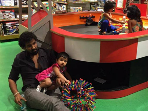 Manchu Vishnu's uncle act... Manchu Vishnu's uncle act...