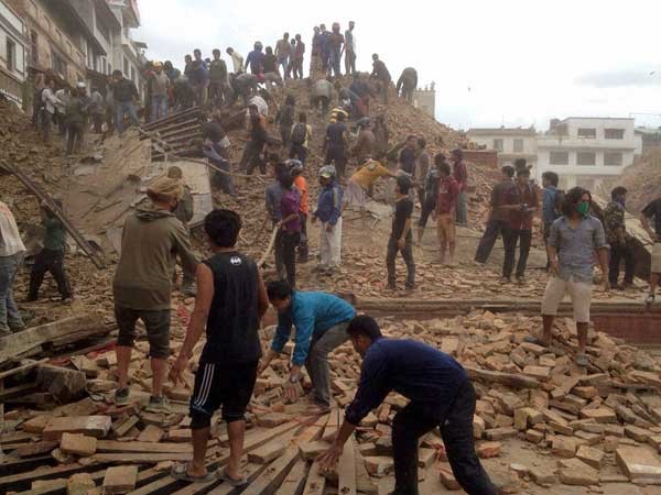 Nepal Earthquake: Telugu Film Unit of 'Yetakaram.com' hero died Nepal Earthquake: Telugu Film Unit of 'Yetakaram.com' hero died