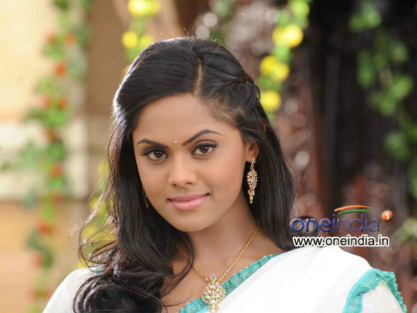 Karthika Nair tries to Kill Arun Vijay by driving car Karthika Nair tries to Kill Arun Vijay by driving car