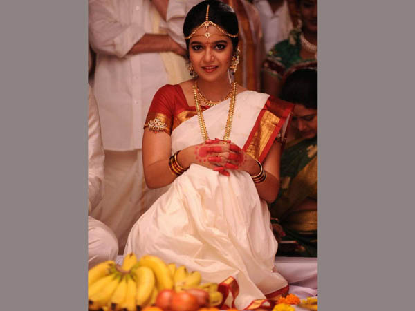 ‘త్రిపుర’: స్వాతి పెళ్లికూతురు లుక్...!