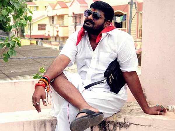 Actor Ganja Karuppu moves police against director Gopi Actor Ganja Karuppu moves police against director Gopi
