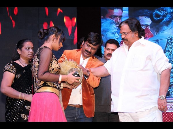‘చరణ్ టీవీ' ఆవిష్కరణ