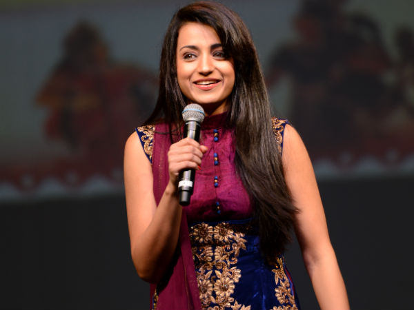 Trisha Sing A song for Nayaki Movie Trisha Sing A song for Nayaki Movie