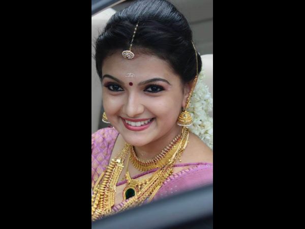 అందాల బొమ్మ