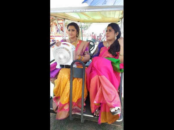 Ramyakrishna and Meena relaxing on the Sets! Ramyakrishna and Meena relaxing on the Sets!