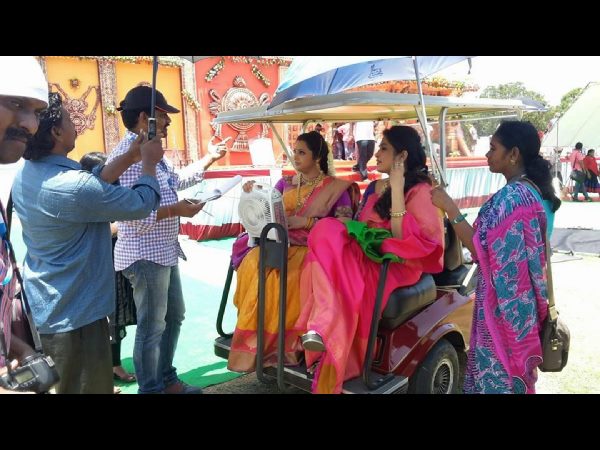 Ramyakrishna and Meena relaxing on the Sets! Ramyakrishna and Meena relaxing on the Sets!